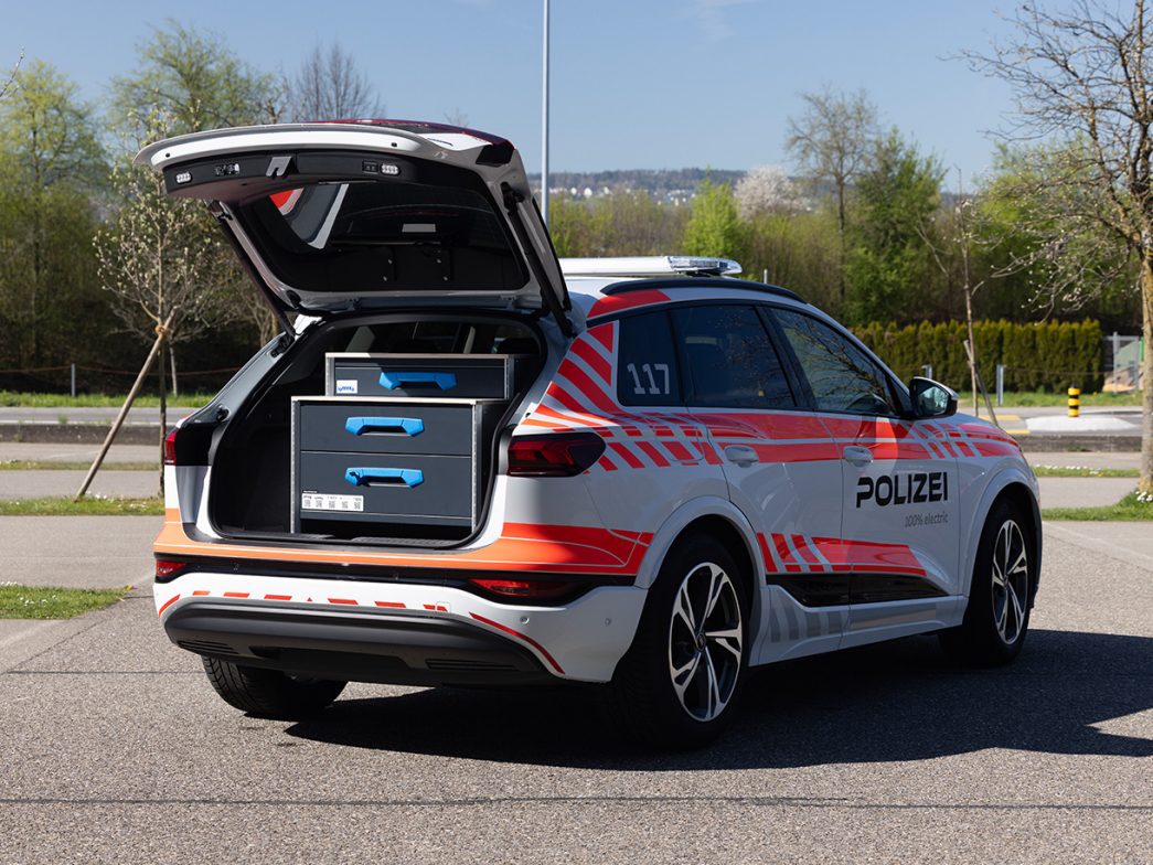 Patrouillenfahrzeug Audi Q6 e-tron quattro
